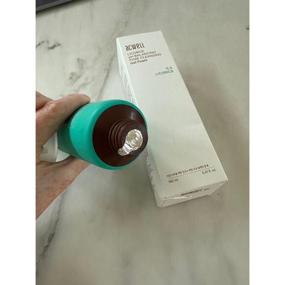 Acwell Licorice pH Balancing Pore Cleansing Gel Foam 5.4 fl oz - Picture 3 of 3